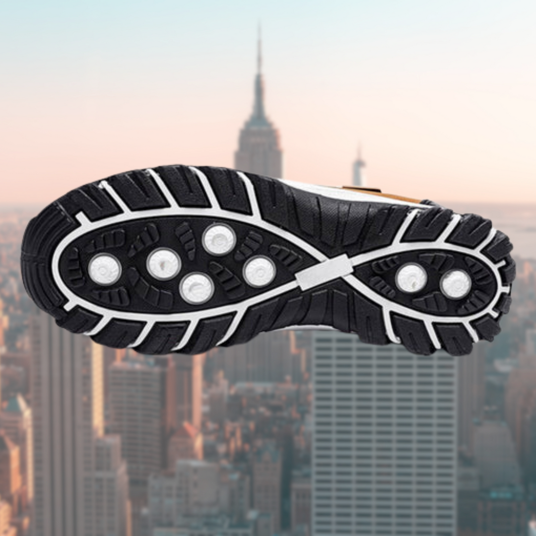 Męskie zielone buty wsuwane, z gumową podeszwą dla lepszej przyczepności i komfortu.