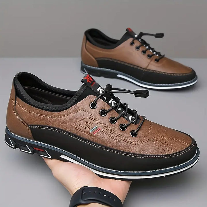 Karmelowe męskie buty Oxford, nowoczesny design, okrągły nosek, sznurowane. Eleganckie i wygodne na formalne okazje.