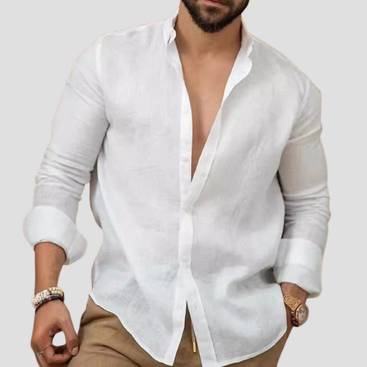 Męska koszula bawełniana, lekka i przewiewna, klasyczny strukturalny kołnierz, podwijane długie rękawy, swobodny wygląd.