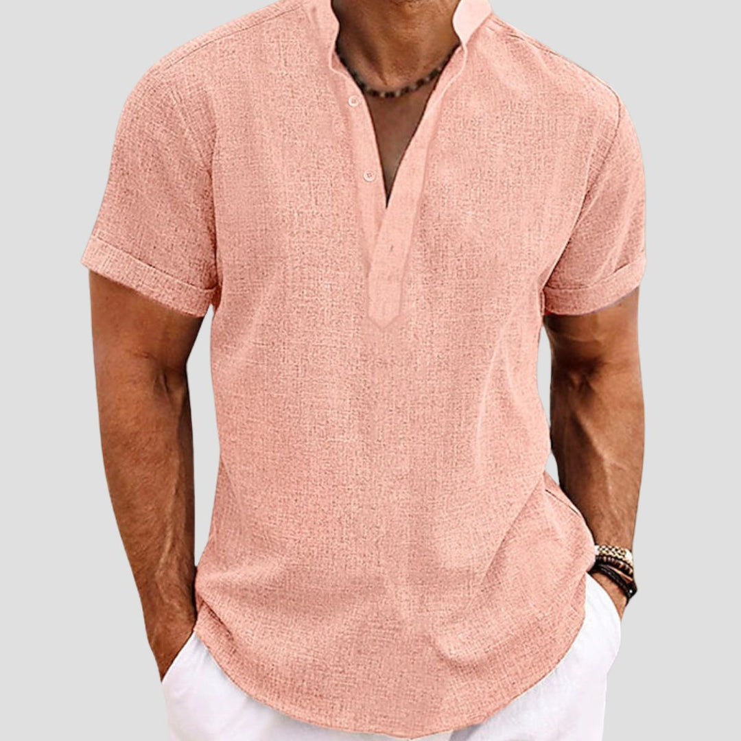 Męska koszula lniana na lato, luźny krój, kołnierz typu mao, podwijane rękawy, oddychający materiał, elegancki letni styl.