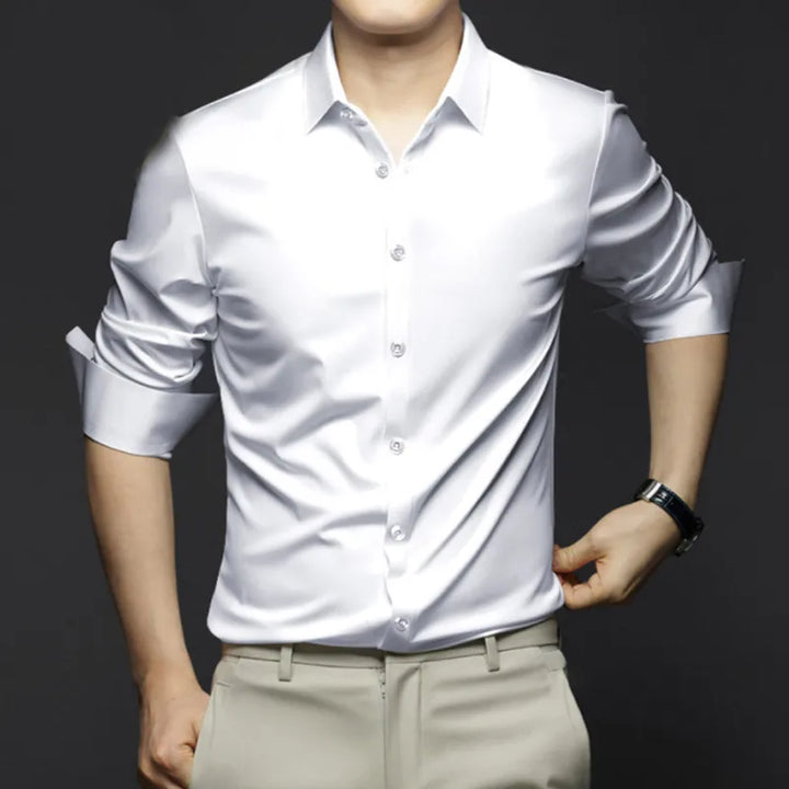 Czarna koszula jedwabna dla mężczyzn, elegancka i oddychająca, klasyczny styl idealny na formalne i swobodne okazje.