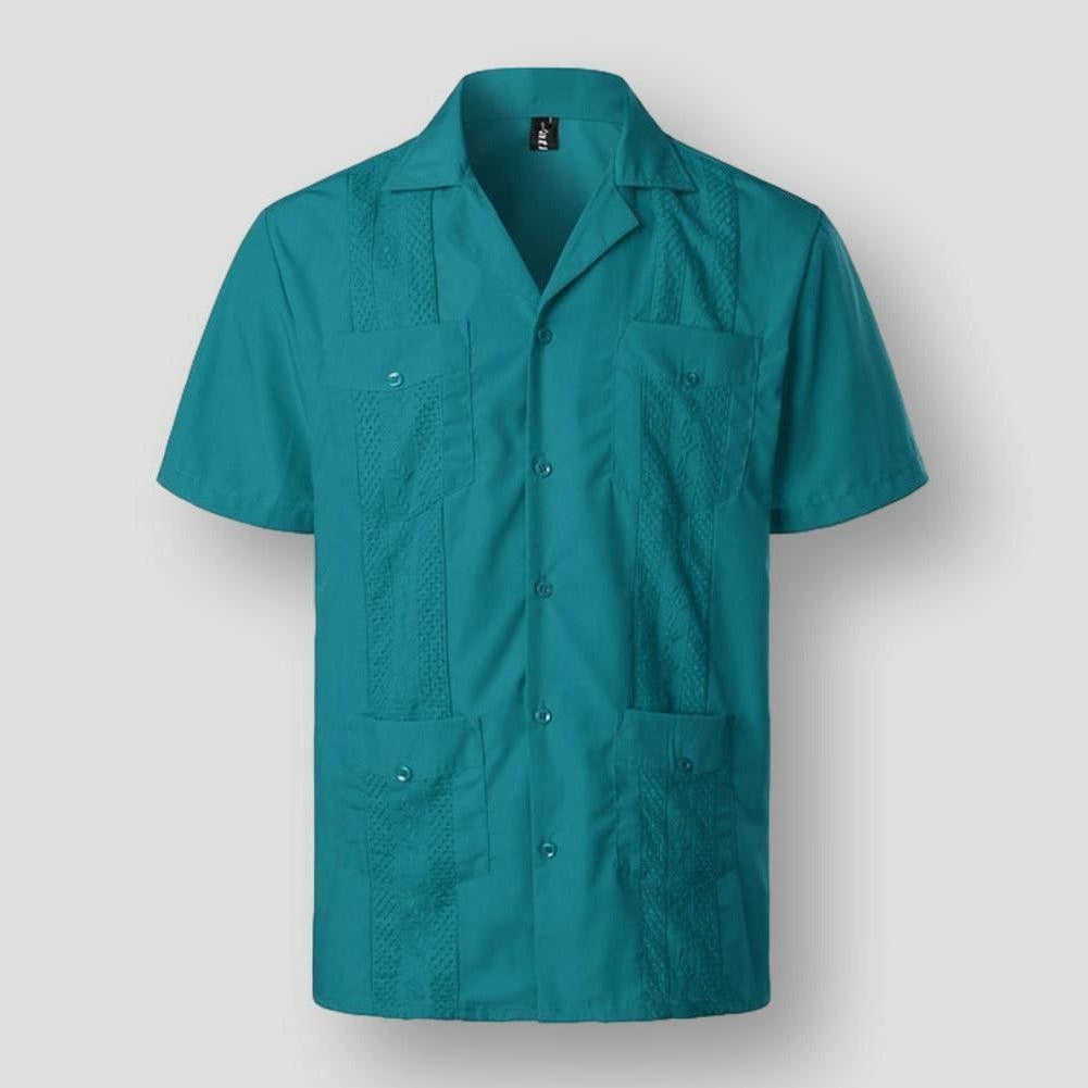 Męska koszula z haftem karaibskim, włoski kołnierzyk, miękki materiał premium, elegancka, cztery praktyczne kieszenie, komfort, wyspiarski styl.