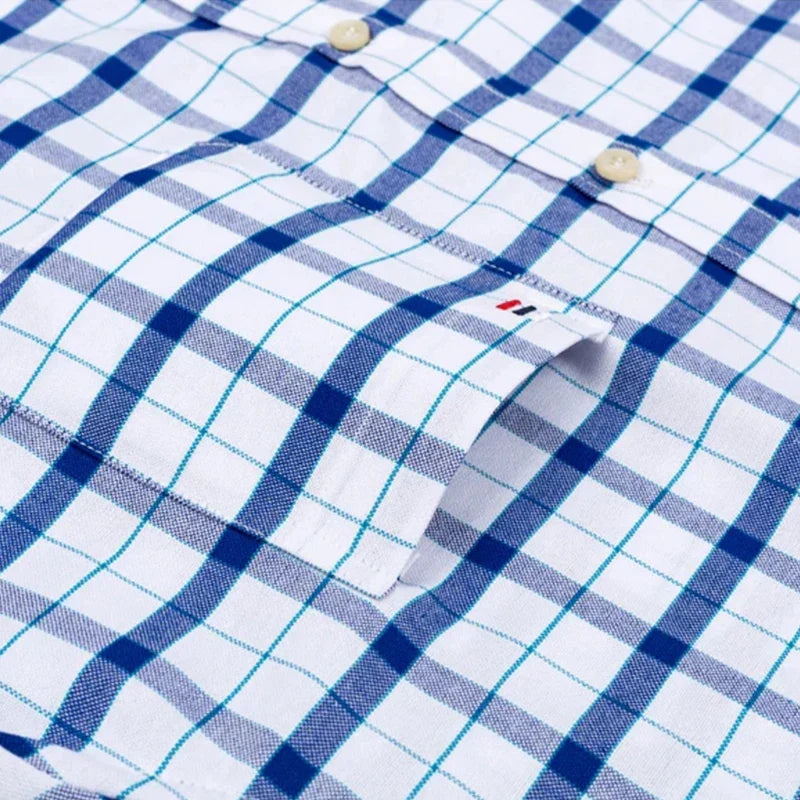 Elegancka koszula męska z krótkim rękawem w kratę, nowoczesny styl, 100% bawełna dla komfortu i wyrafinowania.