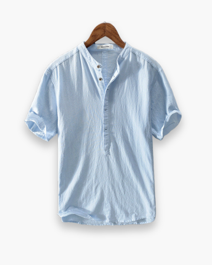 Męska koszula oddychająca w kolorze niebiesko-białym z krótkim rękawem, elegancka i lekka, idealna na lato.