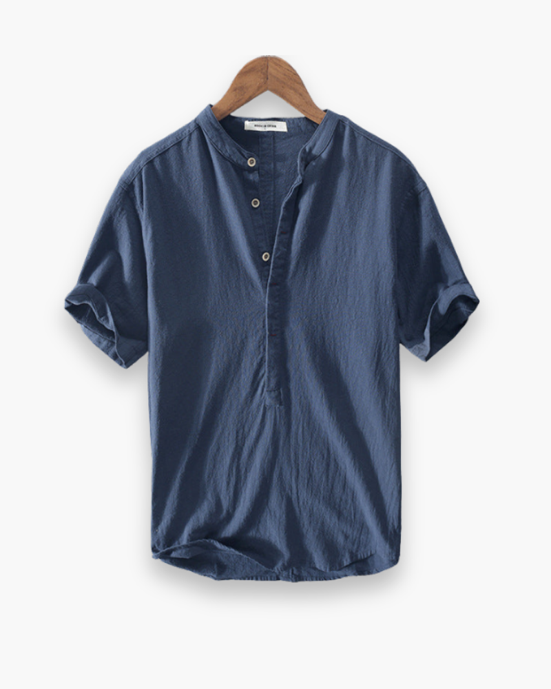 Męska koszula oddychająca w kolorze niebiesko-białym z krótkim rękawem, elegancka i lekka, idealna na lato.