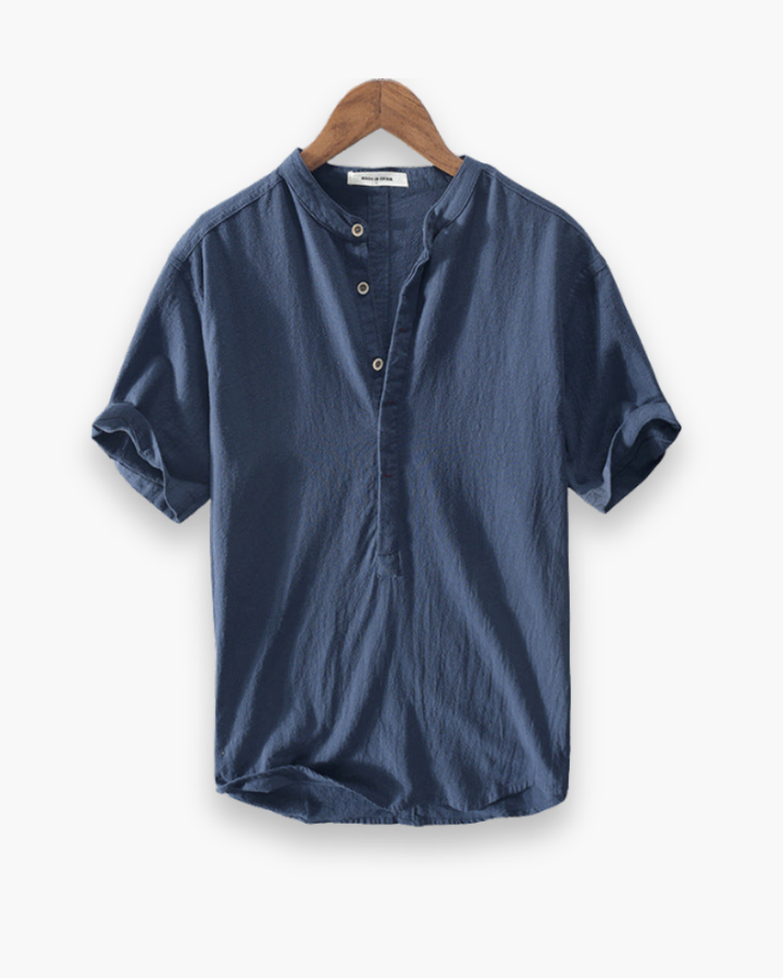 Męska koszula oddychająca w kolorze niebiesko-białym z krótkim rękawem, elegancka i lekka, idealna na lato.