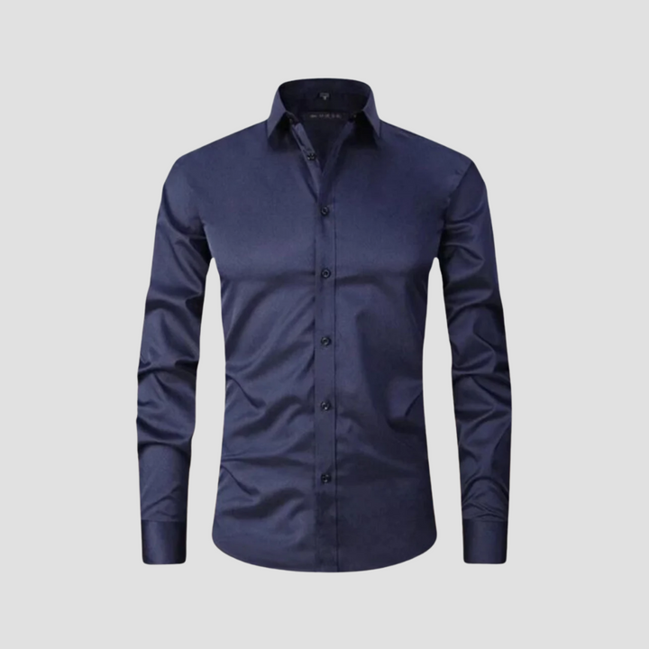 Elegancka męska koszula slim fit, nowoczesny styl, widok z przodu, dopasowany krój, klasyczny kołnierz, miękki materiał, bordowy kolor, wyraźne linie