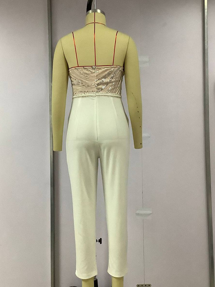 Kombinezon damski slim bez pleców, biały, z cekinami, dopasowana sylwetka, w stylu Audrey Hepburn, elegancki widok z przodu
