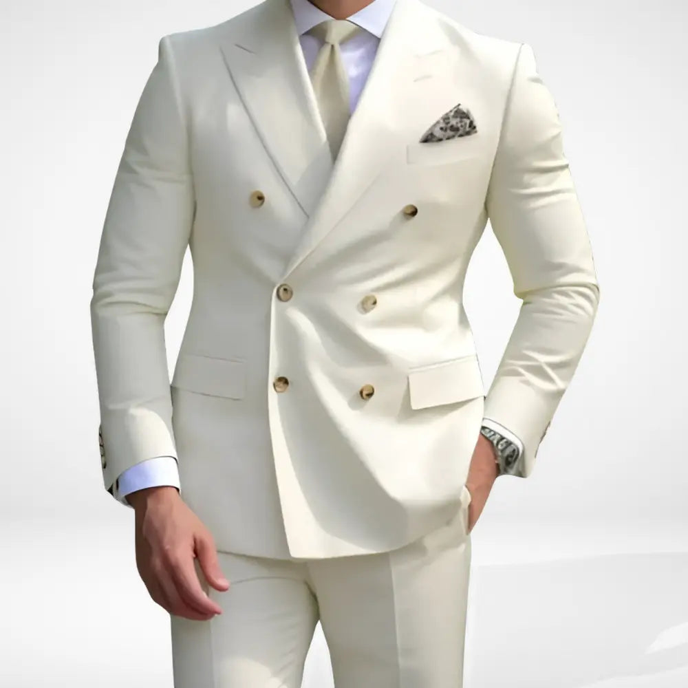 Męski dwurzędowy garnitur z szerokimi klapami, elegancki krój w stylu biznesowym, kieszenie z patkami, dopasowana sylwetka.