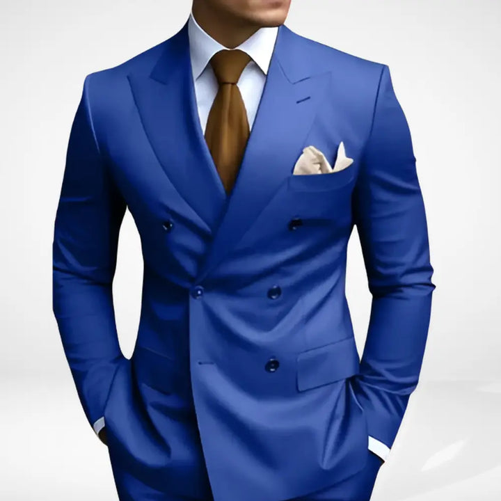 Męski dwurzędowy garnitur z szerokimi klapami, elegancki krój w stylu biznesowym, kieszenie z patkami, dopasowana sylwetka.