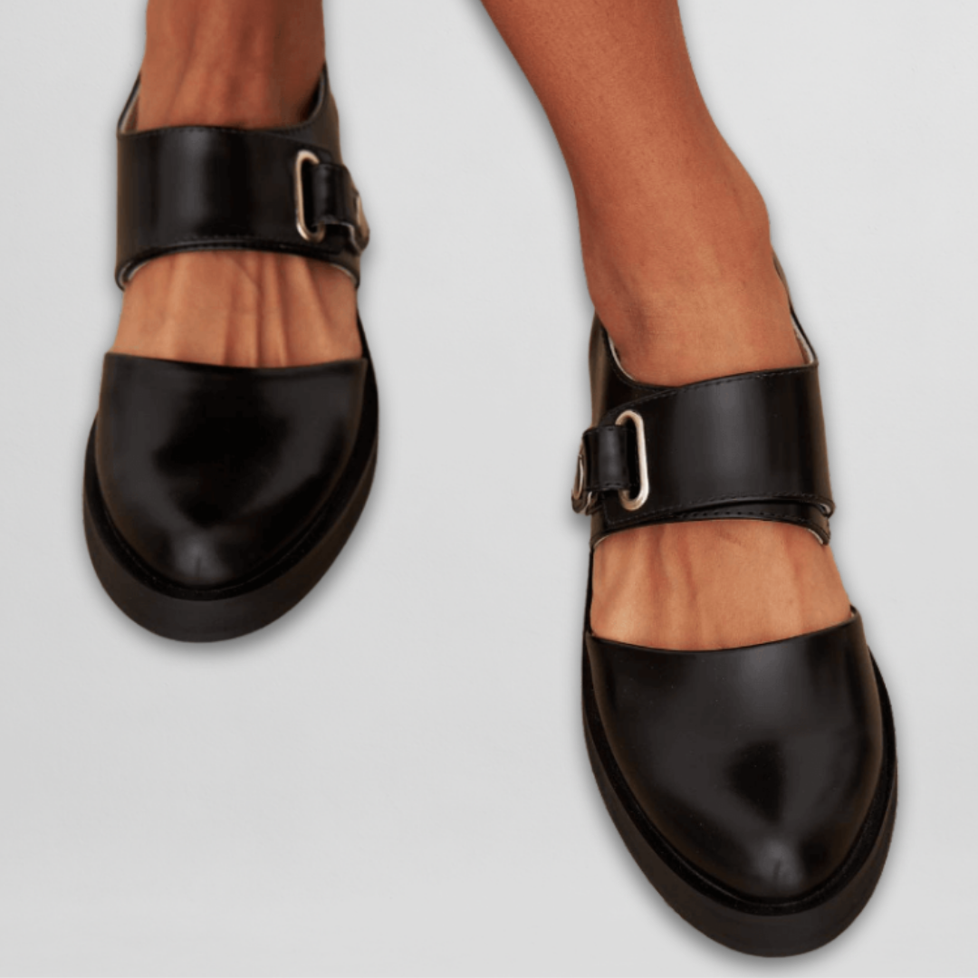 Czarne damskie buty Mary Jane z klamrą, eleganckie i wygodne. Idealne na wiosnę i lato, z niskim obcasem.