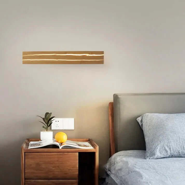 Nowoczesna drewniana lampa ścienna, eleganckie oświetlenie domu