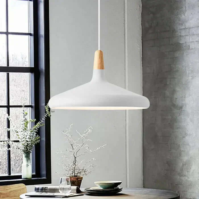 Stożkowa lampa wisząca w stylu francuskim