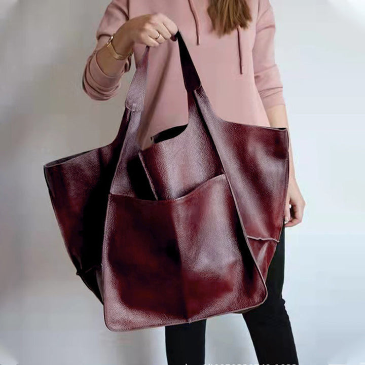 Damska torba vintage na ramię. Stylowa i uniwersalna, pasuje do wielu outfitów.
