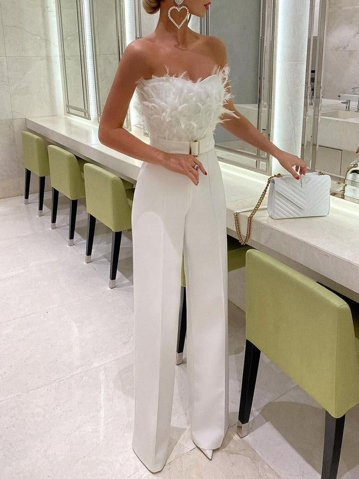 Detal damskiego kombinezonu Frola: góra bandeau, podkreślająca elegancję i modny letni styl.