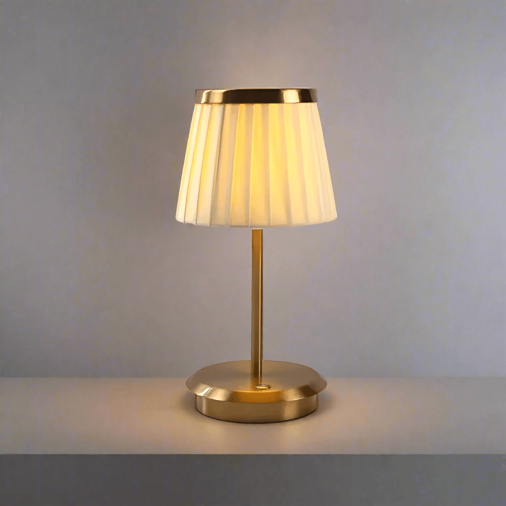 Klasyczna, elegancka lampa stołowa