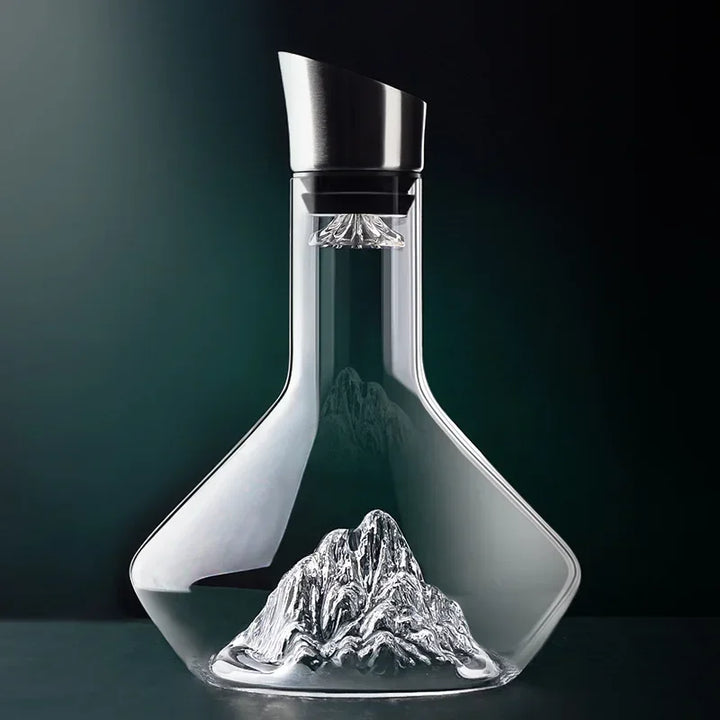 Dekanter kryształowy rzeźbiony w kształcie góry lodowej 1500ml, unikalny i wyrafinowany design dla optymalnego napowietrzania wina.