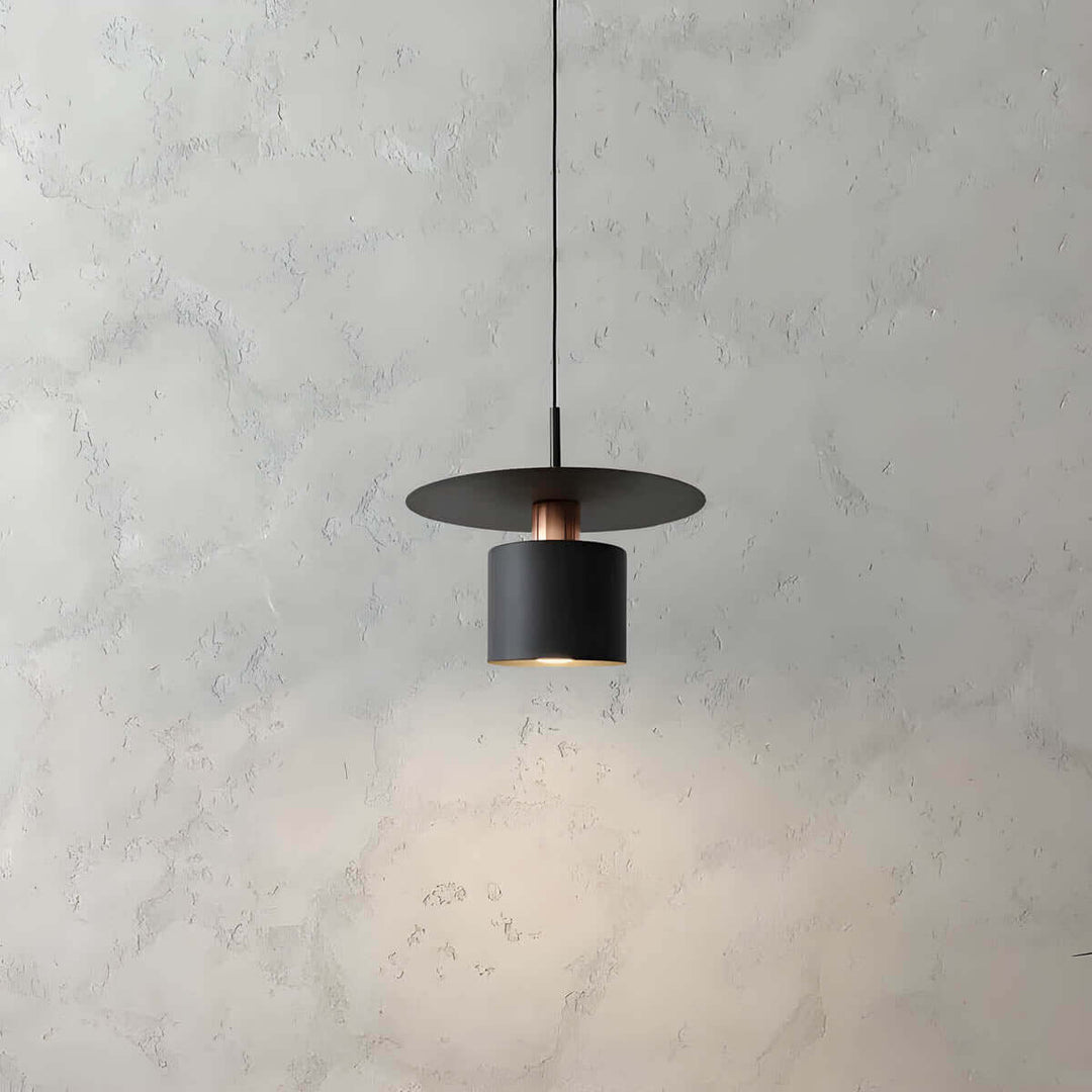 Lampa wisząca w stylu nowoczesnym, idealna do wnętrz