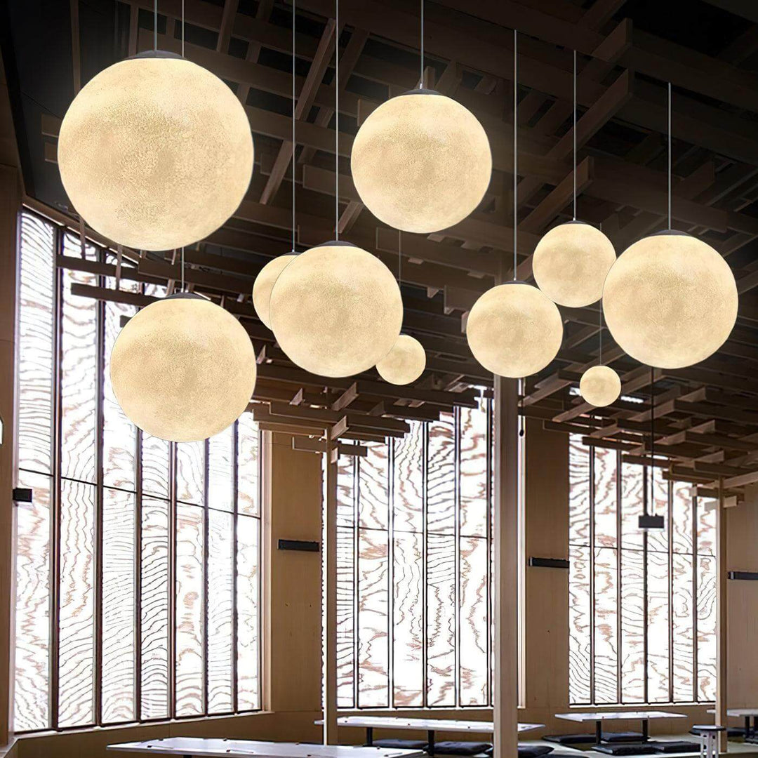 Lampa wisząca w kształcie księżyca