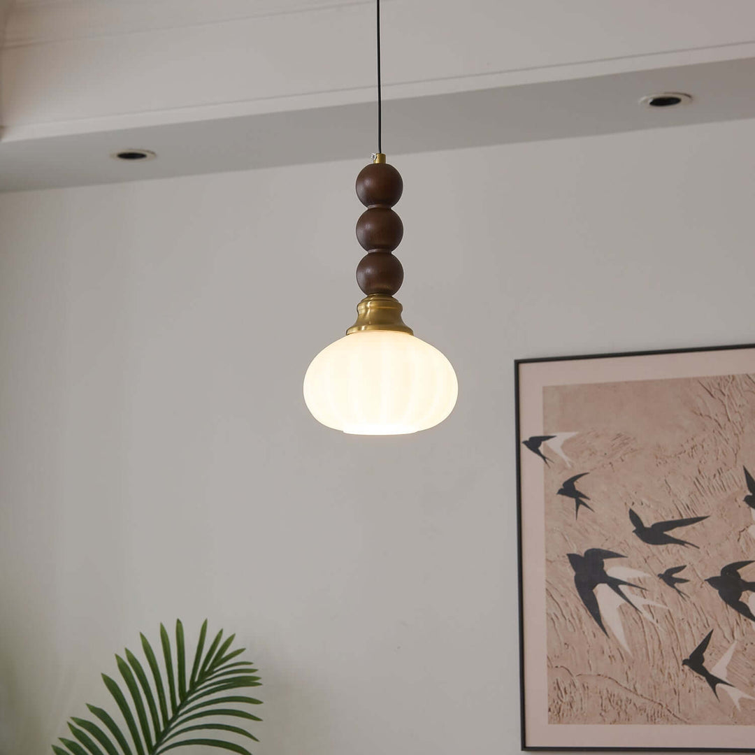 Elegancka szklana, drewniana i metalowa lampa wisząca