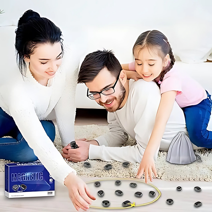 Kompaktowa, magnetyczna szachownica, złożona, 16x11 cm, magnetyczne figury dla stabilności, idealna do podróży, wytrzymałe tworzywo ABS.