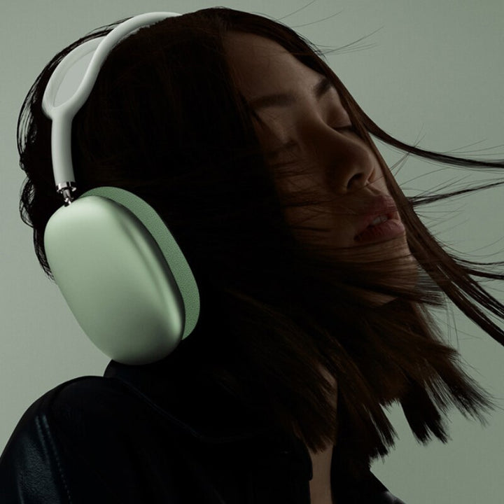 Czarne słuchawki bezprzewodowe z regulowanym pałąkiem, ergonomicznym designem i technologią Bluetooth dla optymalnego komfortu