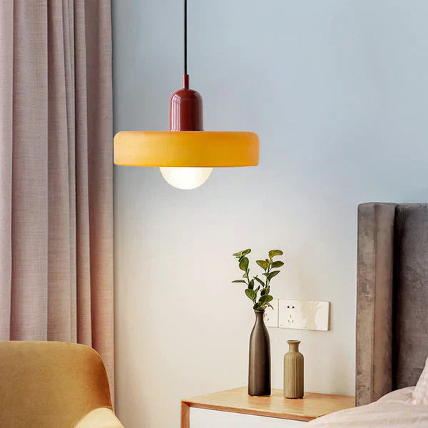 Marmurowa lampa sufitowa, elegancka, do sypialni. Skandynawski design.
