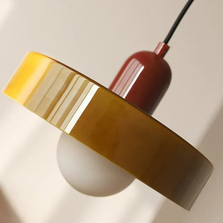Lampa sufitowa z naturalnego marmuru, skandynawski design. Piękne oświetlenie.