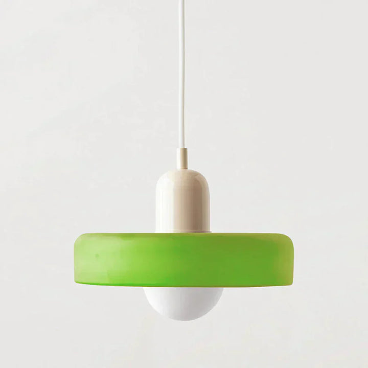 Lampa sufitowa z marmurowym kloszem, styl skandynawski. Nowoczesne oświetlenie.