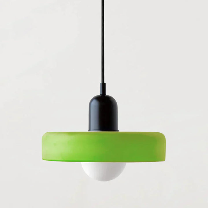 Designerska lampa wisząca marmurowa, styl skandynawski. Funkcjonalne oświetlenie.