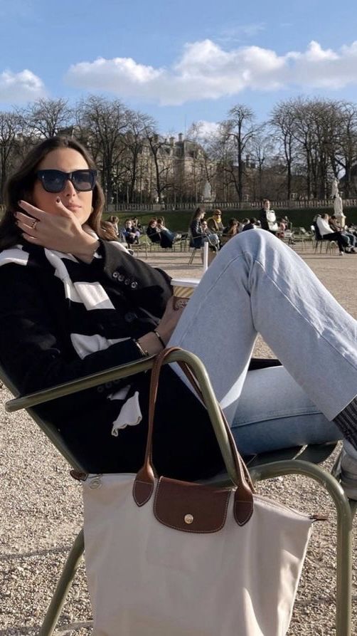 Stylowa torebka damska na ramię, elegancki dodatek do każdej stylizacji, modna i praktyczna.