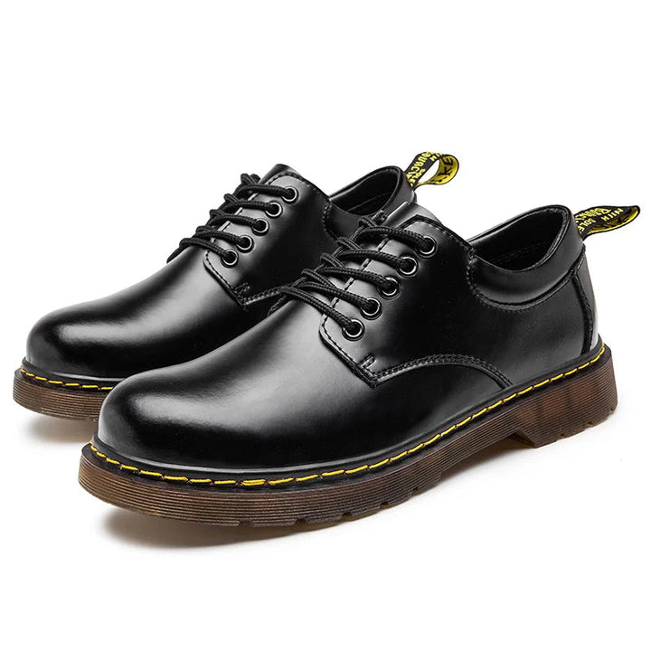 Eleganckie męskie oksfordki, idealne buty do garnituru. Klasyczne, sznurowane obuwie formalne dla stylowego mężczyzny.