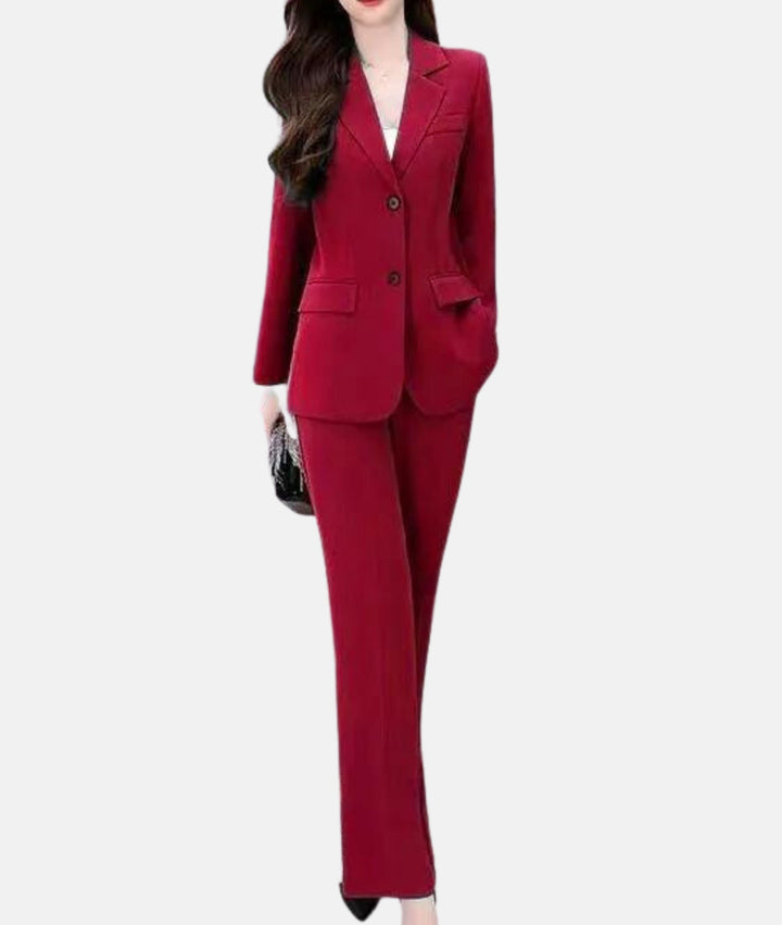 Elegancki damski garnitur Manon, dopasowany blazer, wyselekcjonowana tkanina, idealny do pracy lub na formalne okazje, widok z przodu.