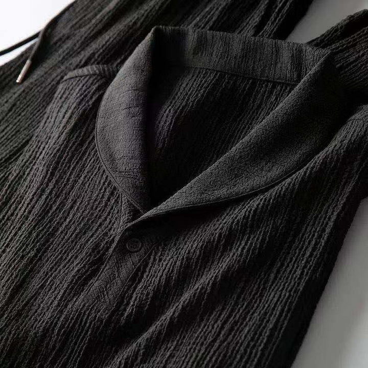 Męski letni komplet lniany, przewiewna koszula i pasujące szorty, elegancki i wygodny na sezon letni.