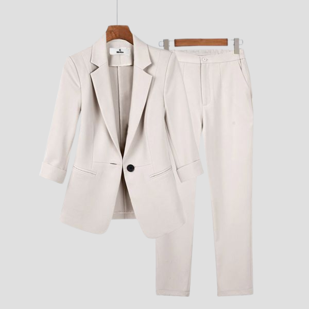 Damski elegancki zestaw dwuczęściowy, dopasowana marynarka i spodnie z prostymi nogawkami, stylizowany na co dzień, wygodny i modny.