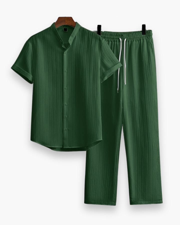 Męski letni komplet Josh: koszula z krótkim rękawem i lekkie spodnie, idealny na letnie stylizacje i komfort.