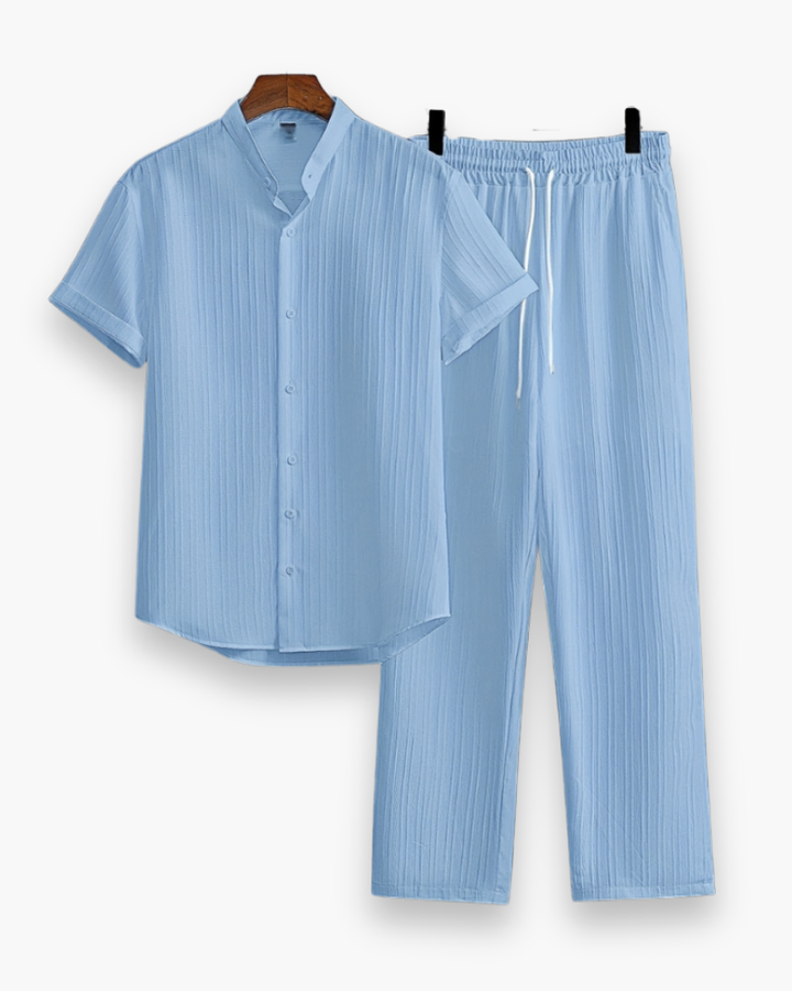 Męski letni komplet Josh: koszula z krótkim rękawem i lekkie spodnie, idealny na letnie stylizacje i komfort.