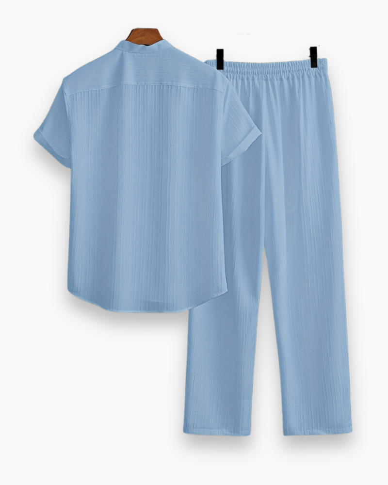 Męski letni komplet Josh: koszula z krótkim rękawem i lekkie spodnie, idealny na letnie stylizacje i komfort.