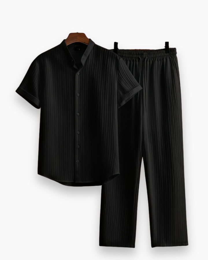 Męski letni komplet Josh: koszula z krótkim rękawem i lekkie spodnie, idealny na letnie stylizacje i komfort.