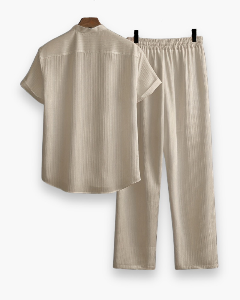 Męski letni komplet Josh: koszula z krótkim rękawem i lekkie spodnie, idealny na letnie stylizacje i komfort.