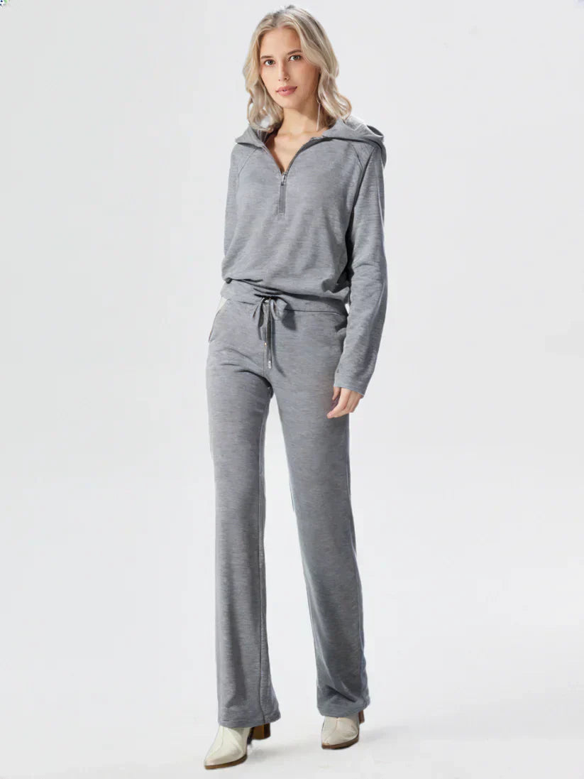 "Ensemble loungewear femme élégant, ample et doux, couleurs tendance, parfait pour détente à la maison ou sorties."