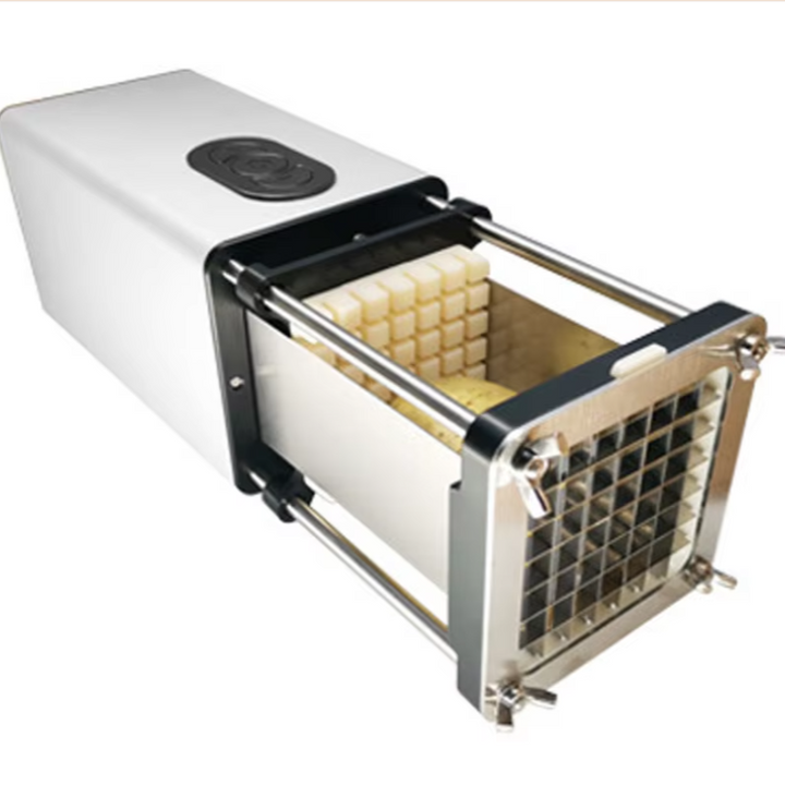 Elektryczna obieraczka z ostrzami, kompaktowa w kolorze srebrnym i czarnym, ergonomiczny design dla łatwego obierania warzyw.