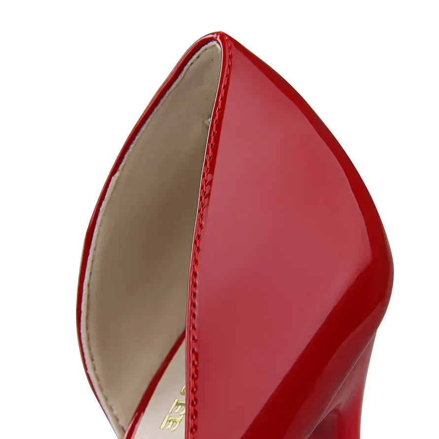 Eleganckie, wygodne czółenka damskie na obcasie, idealne do stylizacji eleganckich i codziennych.