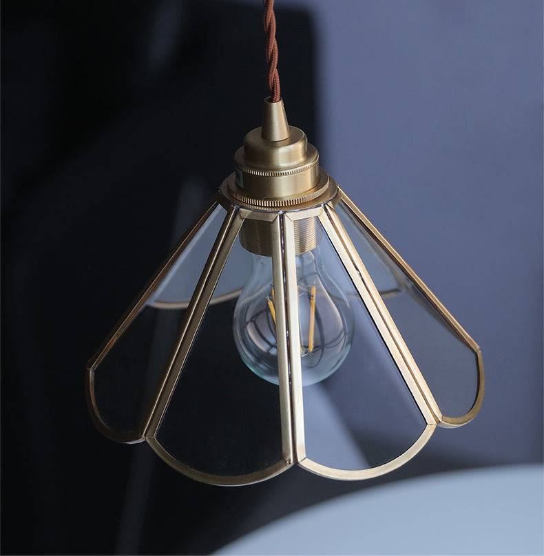 Szklana lampa wisząca z mosiądzu