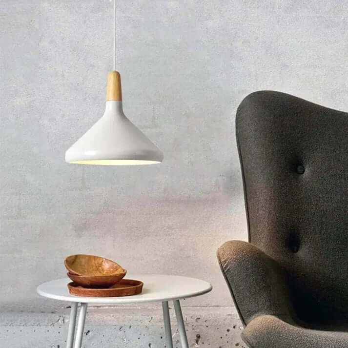 Stożkowa lampa wisząca w stylu francuskim