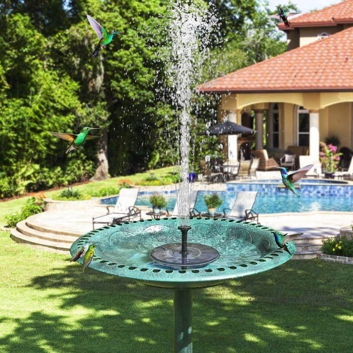 Elegancka fontanna solarna z regulowanymi dyszkami, tworząca zen atmosferę w ogrodzie, zdjęcie produktu