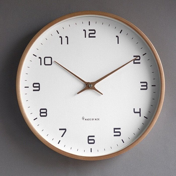 Nordycki zegar ścienny z drewna, minimalistyczny skandynawski design, naturalne materiały, kremowy