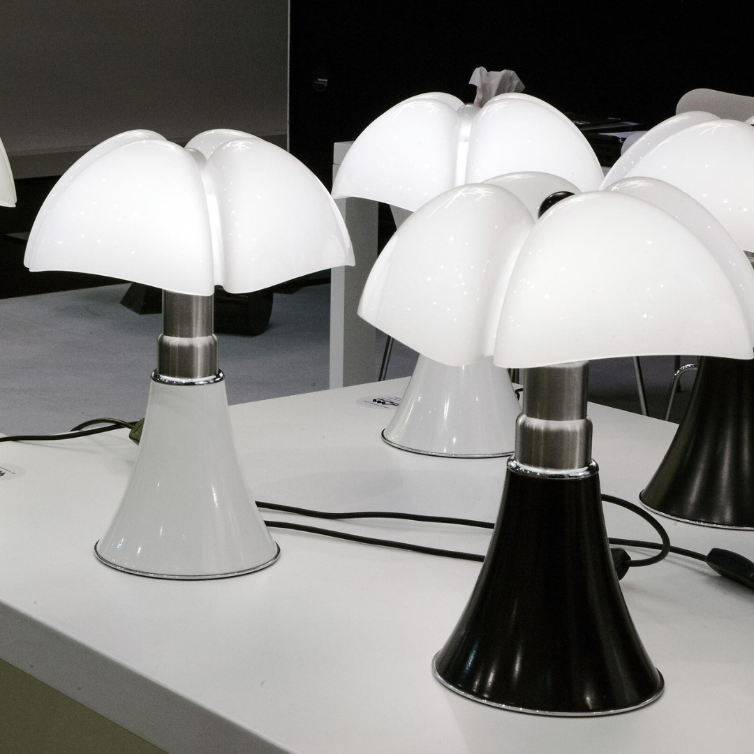 Stołowa Lampa Kwietna retro bezprzewodowa LED, kwiatowy design ze stali, miękkie i ciepłe światło, elegancki wystrój wnętrz