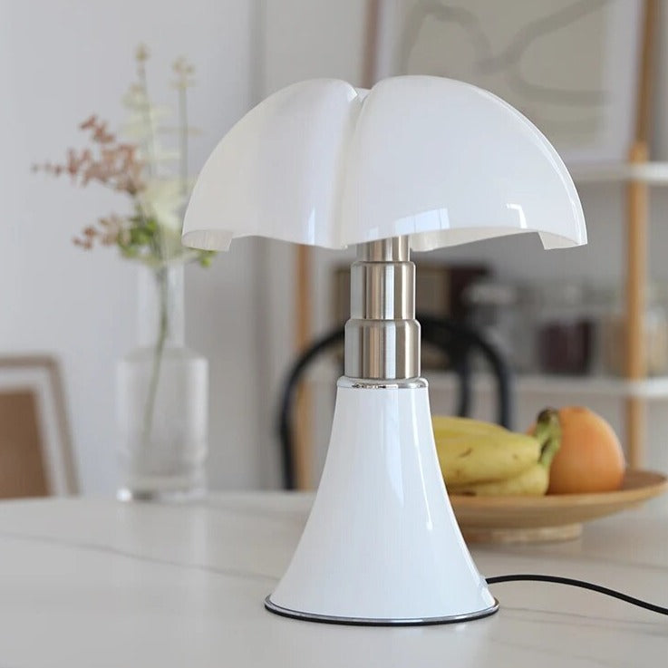 Stołowa Lampa Kwietna retro bezprzewodowa LED, kwiatowy design ze stali, miękkie i ciepłe światło, elegancki wystrój wnętrz