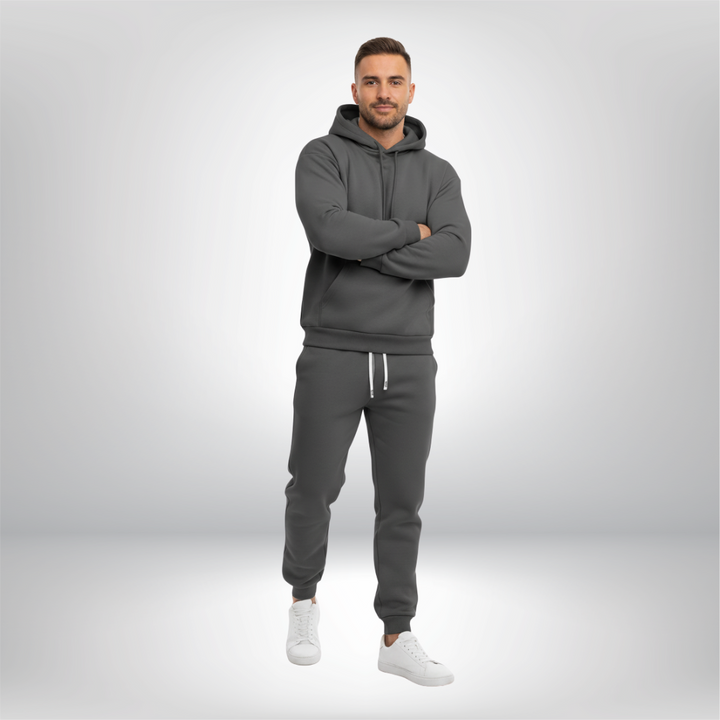 Męski dres, komplet: bluza z kapturem i spodnie dresowe. Uniwersalna odzież sportowa i casualowa dla mężczyzn.